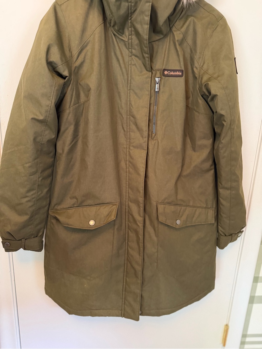 Columbia women’s Olive Hooded Faux-Fur Trim Puffer Coat - Picture 3 of 14